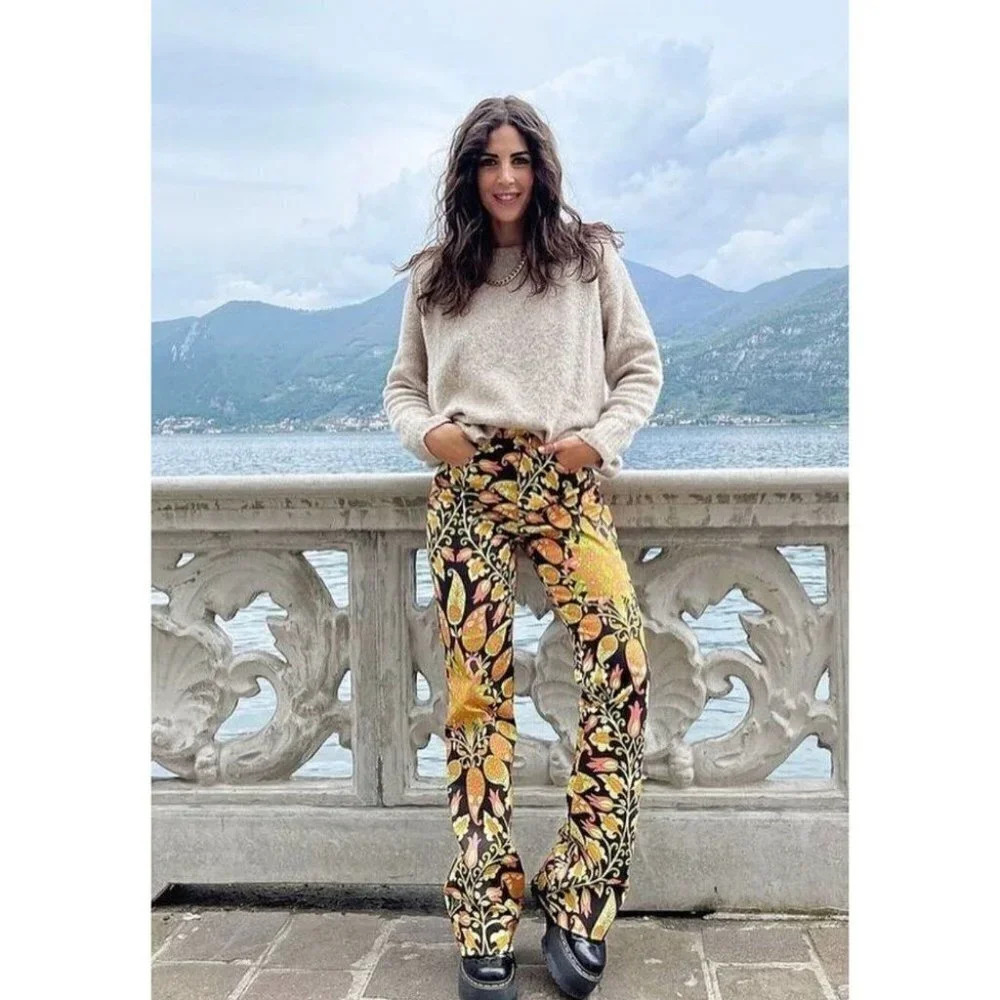 Zara 70s Multicolored Groove Flare Paisley Printed Pant - Picture 3 of 15